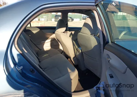 2013 Toyota Corolla Le z USA, uszkodzony, nr VIN 5YFBU4EE9DP126278